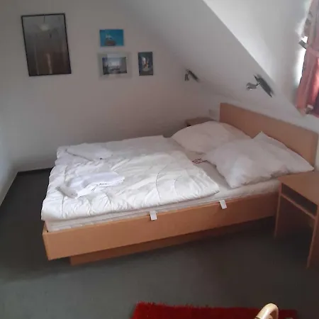 Reetdachhaus Holunder 1_ _ Puddemin